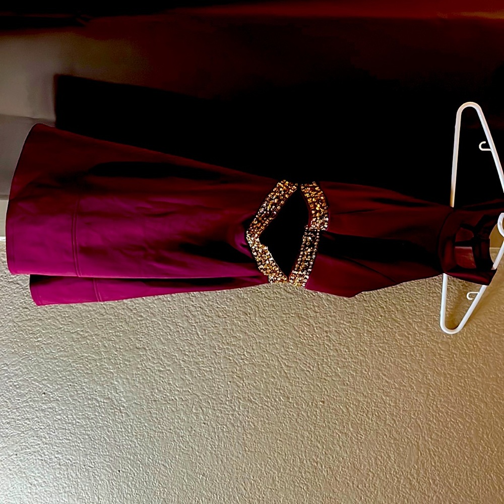 Maroon homecoming dress, size small, brand (honey and Rosie) only worn once